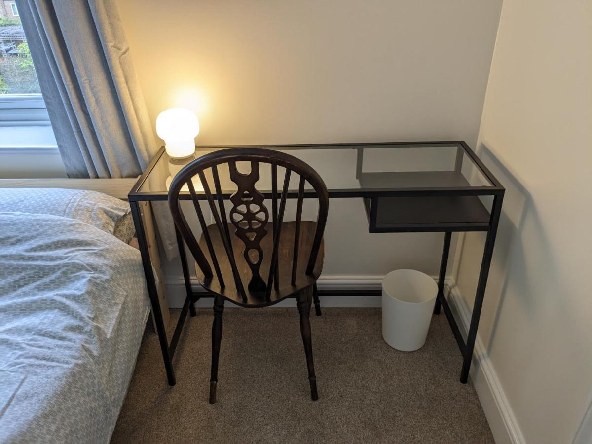 Large Apartment With Parking Guildford Kültér fotó