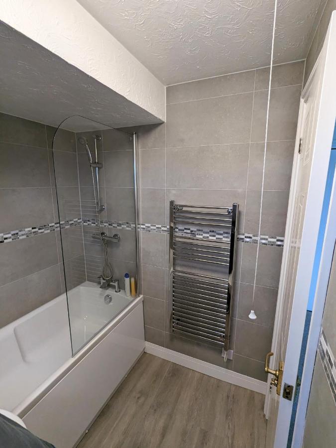 Large Apartment With Parking Guildford Kültér fotó