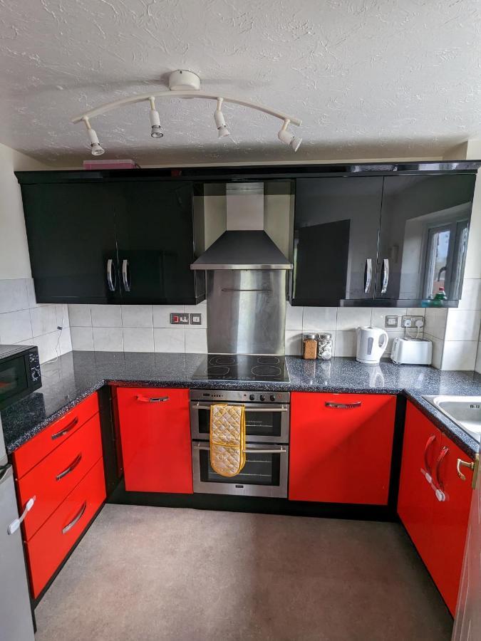 Large Apartment With Parking Guildford Kültér fotó