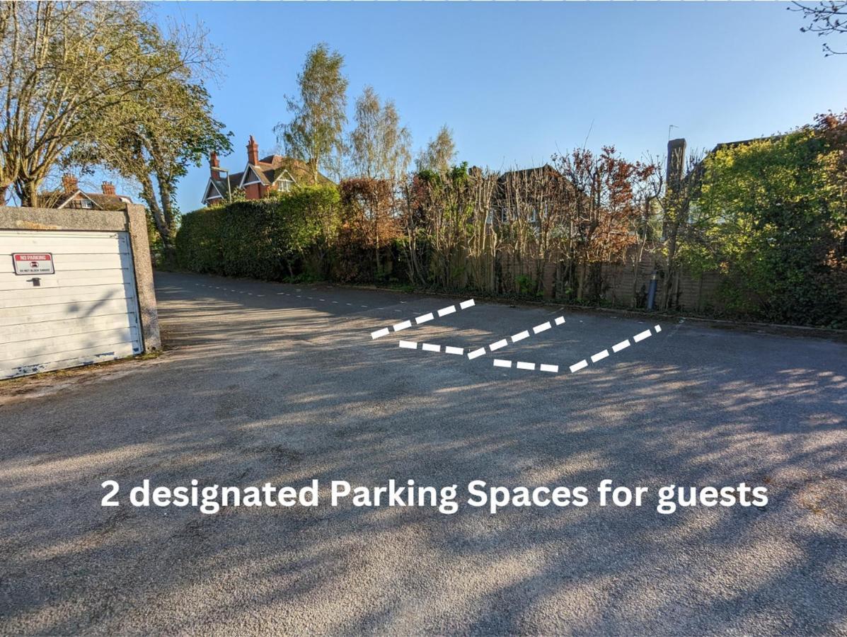 Large Apartment With Parking Guildford Kültér fotó